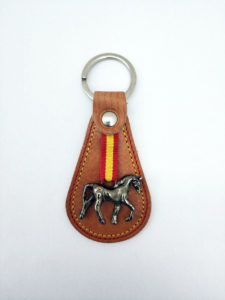 Llavero caballo metal